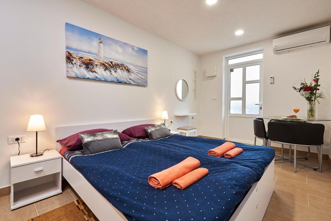 Studio Apartment Bascan Трогир Екстериор снимка