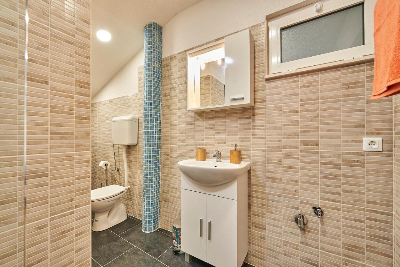 Studio Apartment Bascan Трогир Екстериор снимка
