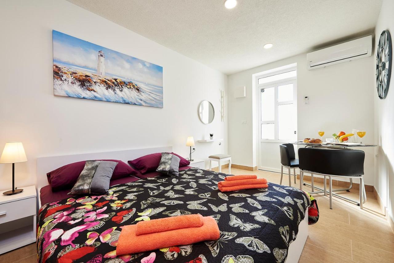 Studio Apartment Bascan Трогир Екстериор снимка